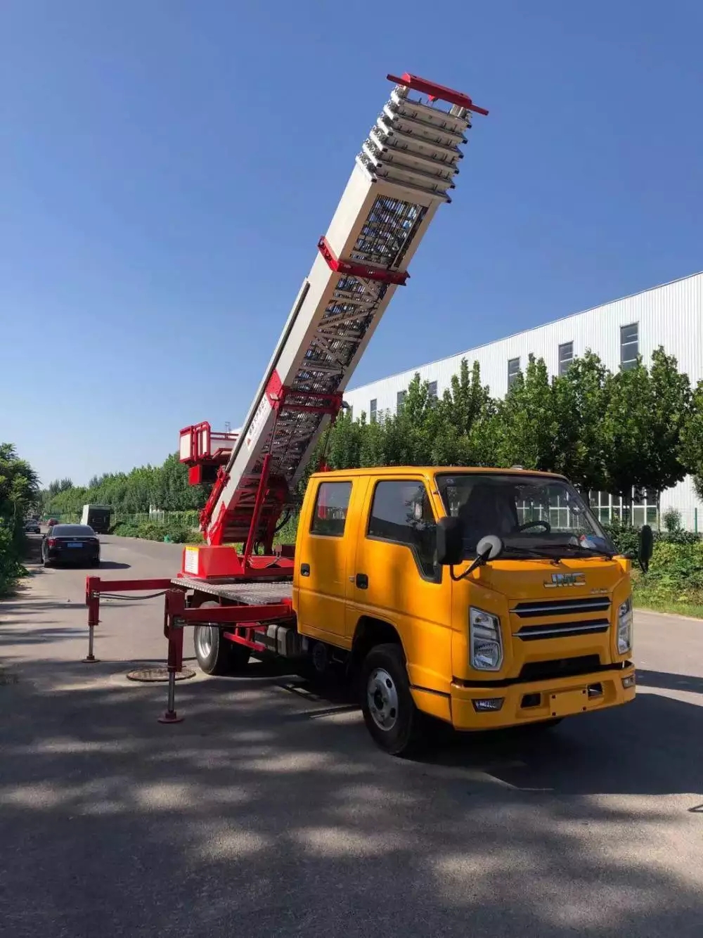 正阳附近的云梯车出租服务：轻松解决高空作业需求