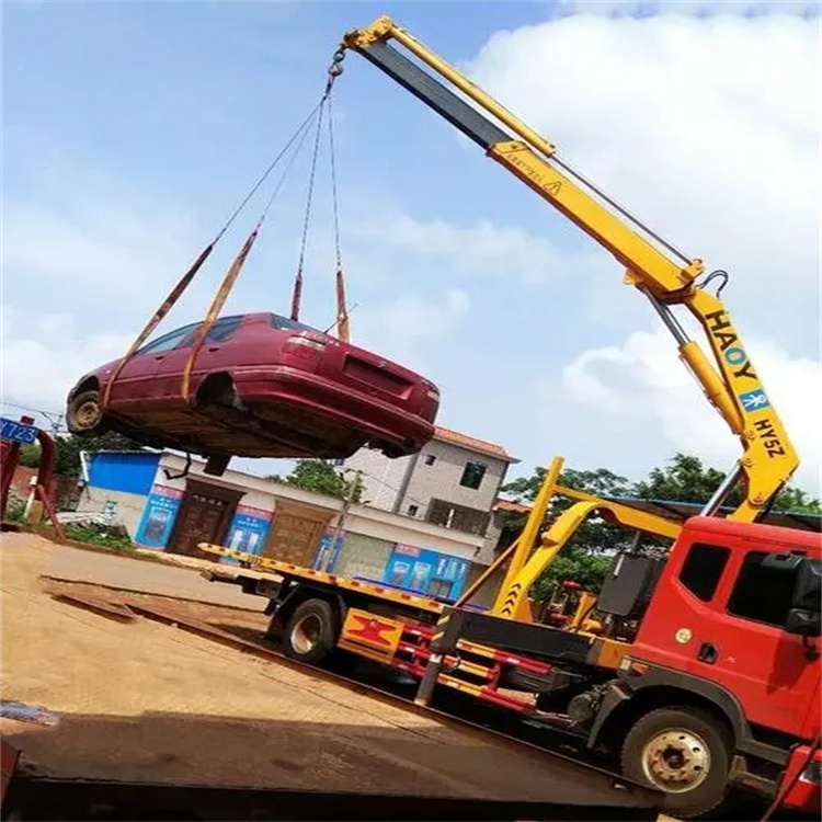 正阳吊车吊汽车的正确方法